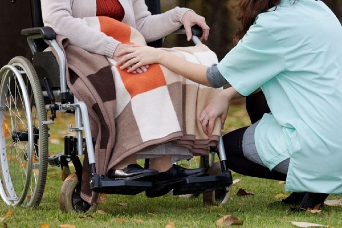 Procedura de acordare a drepturilor la transport gratuit pentru persoane cu dizabilități a fost simplificată și a fost introdus cardul electronic de carburant  