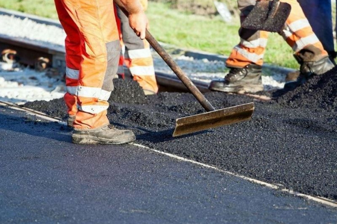 Grădiștea | O stradă și două drumuri de exploatare, în lungime de peste 5 km, reabilitate de CJ Călărași