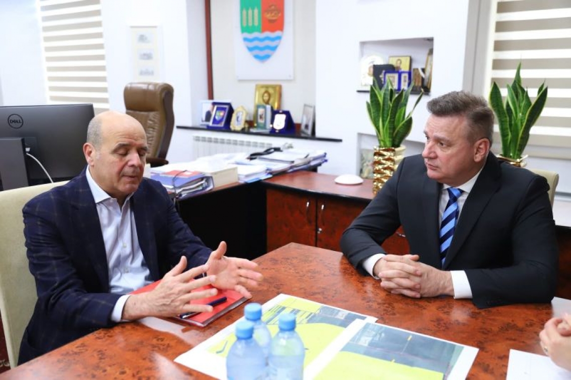 V.  Iliuță: Am discutat posibilitatea atragerii acestei investiții de 40 de milioane de euro