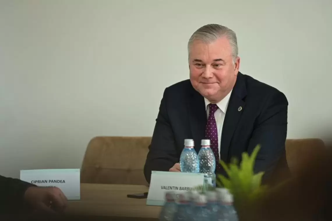 Prefectul Valentin Barbu a demisionat. Îi ia locul Valentin Deculescu