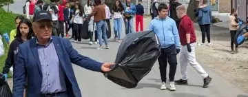 Chirnogi | Primarul Ion Ștefan, alături de elevi într-o acțiune de ecologizare