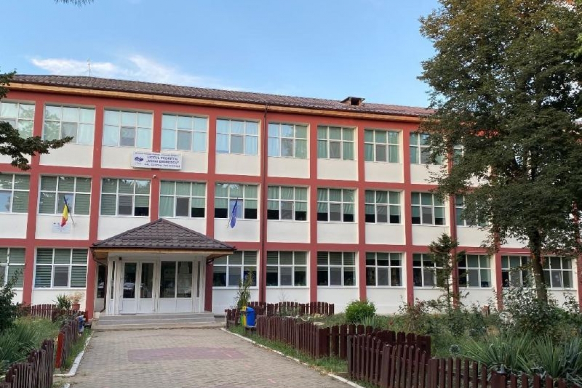 Călărași | Au fost recepționate lucrările de reabilitare termică a Liceului Teoretic Mihai Eminescu