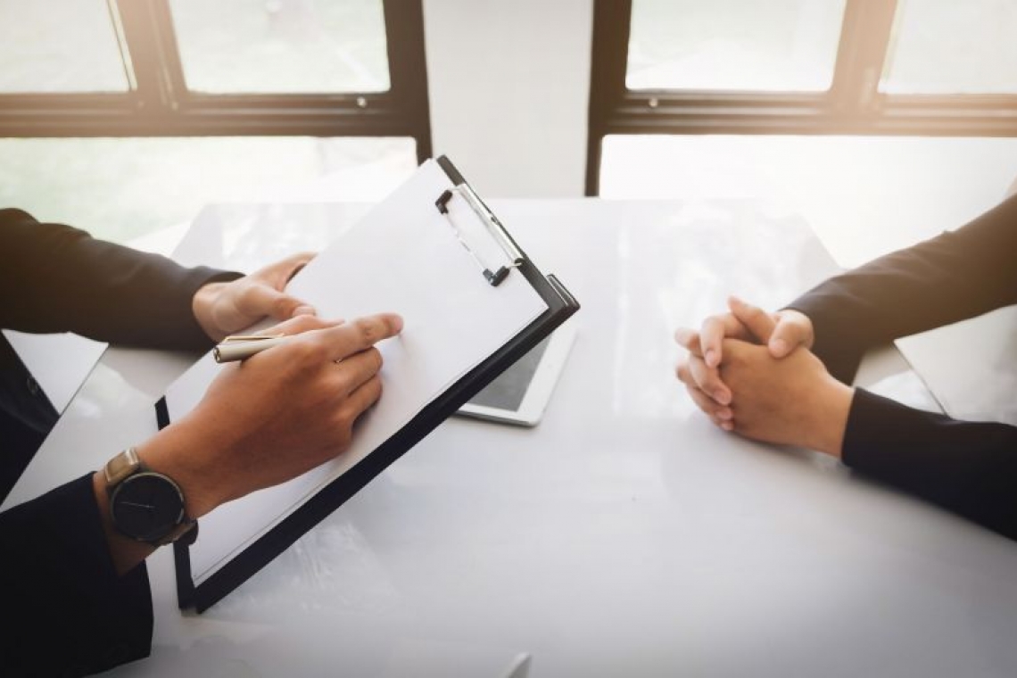 Părinții ai căror copii au decedat în timpul sarcinii, la naştere sau până la împlinirea vârstei de 18 ani vor beneficia gratuit de 10 şedinţe de consiliere psihologică, pentru depășirea traumelor emoționale