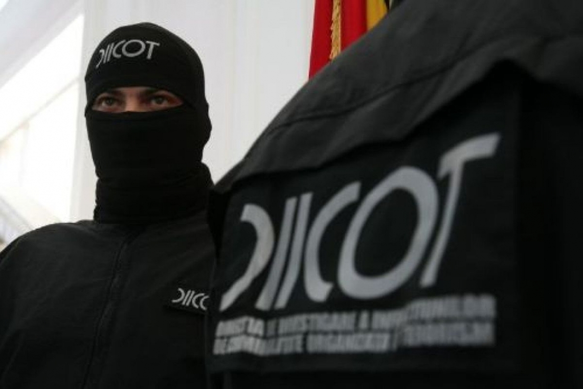 Călărași | Doi bărbați, aflați în relație de rudenie, arestați pentru trafic de droguri de risc și mare risc