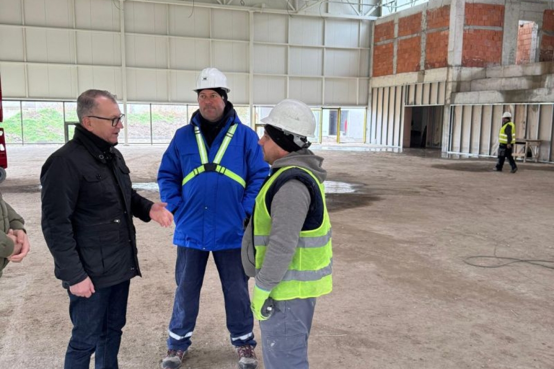 Roseți | George Chiriță: În urma discuțiilor purtate cu reprezentanții Companiei Naționale de Investiții am reușit să reluăm lucrările la sala de sport