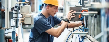 INS | Producţia industrială a scăzut cu 1,8% în primele zece luni din acest an