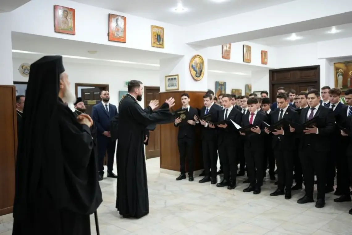 Burse pentru elevii Seminarului Teologic Ortodox din Slobozia și pentru 8 teologi
