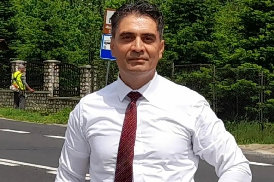 Iulian Vasile: Unii oameni îți vorbesc de parcă s-ar afla pe un munte înalt, însă în realitate sunt în noroi până la genunchi