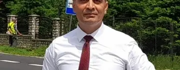 Iulian Vasile: Unii oameni îți vorbesc de parcă s-ar afla pe un munte înalt, însă în realitate sunt în noroi până la genunchi