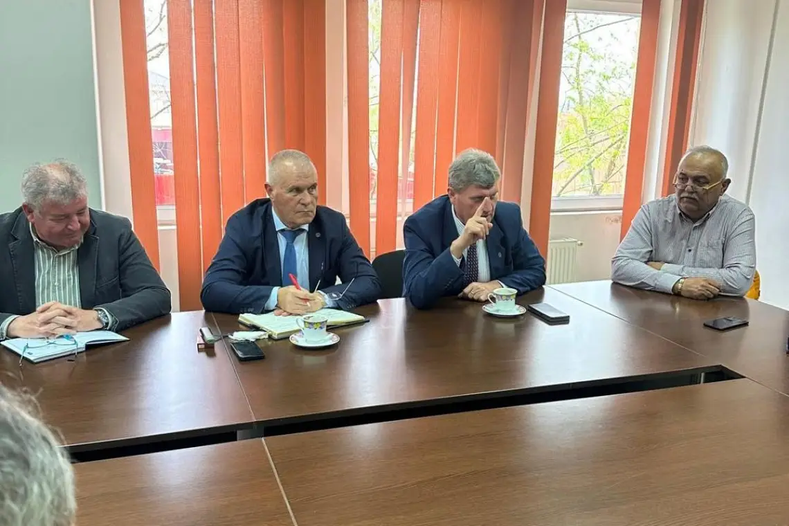 Prefectul Laurențiu State a inspectat stadiul lucrărilor de reabilitare energetică a unei școli din Budești