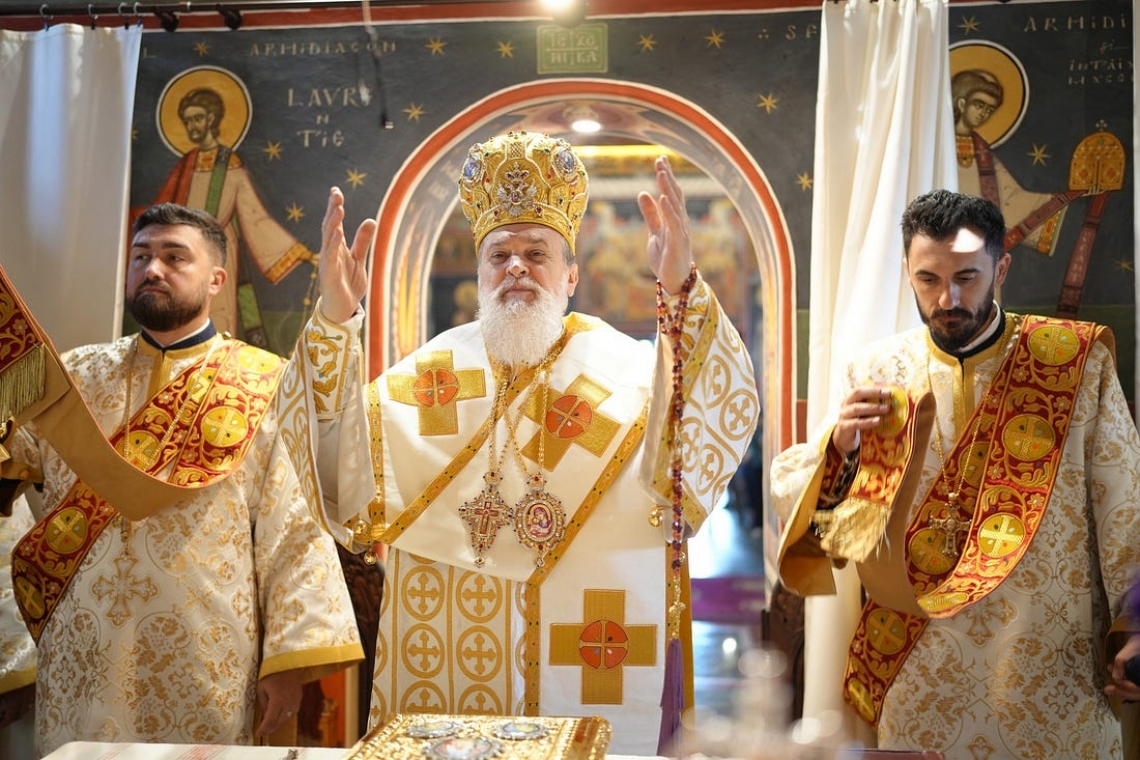 Prima Sfântă Liturghie Arhierească la biserica Sfinții Martiri Brâncoveni din Călărași