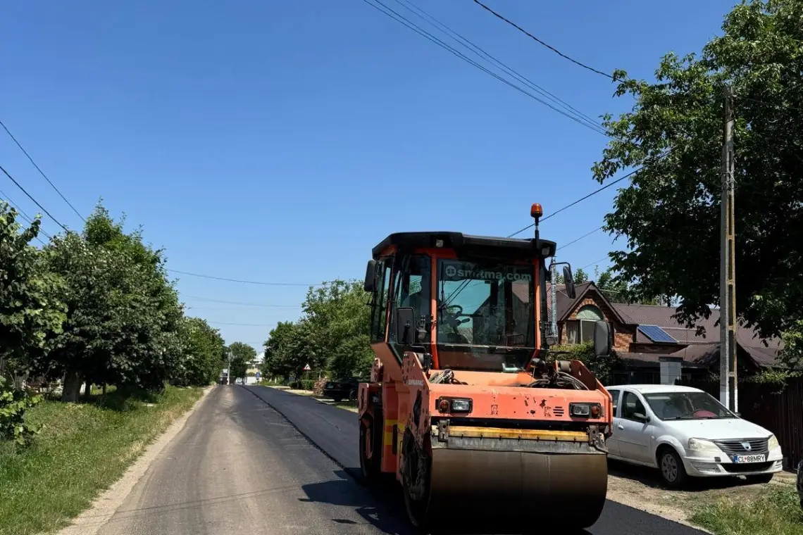 Fundeni | Au demarat lucrările de asfaltare pe DJ 100