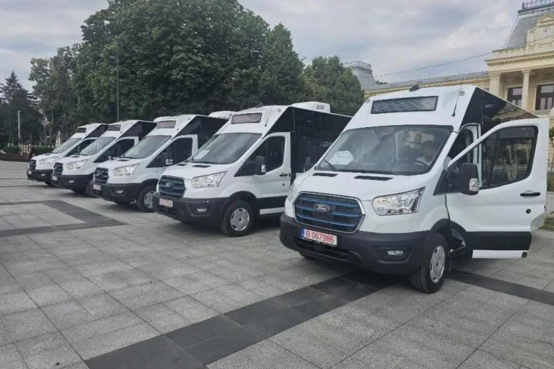 CJ Călărași | Primele microbuze electrice pentru elevii din județul Călărași, livrate în cadrul unui proiect finanțat prin PNRR
