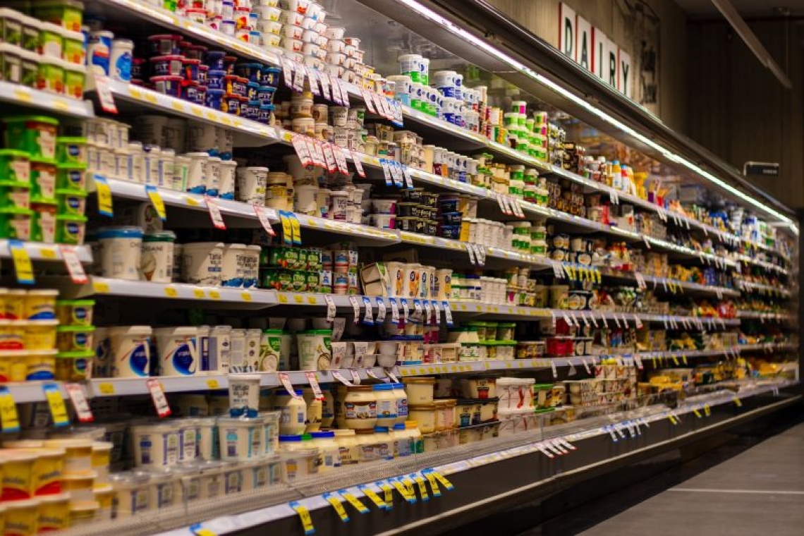 Proiect OUG | Plafonarea adaosului comercial la alimentele de bază, prelungită până la 30 septembrie 2025 