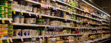 Proiect OUG | Plafonarea adaosului comercial la alimentele de bază, prelungită până la 30 septembrie 2025 