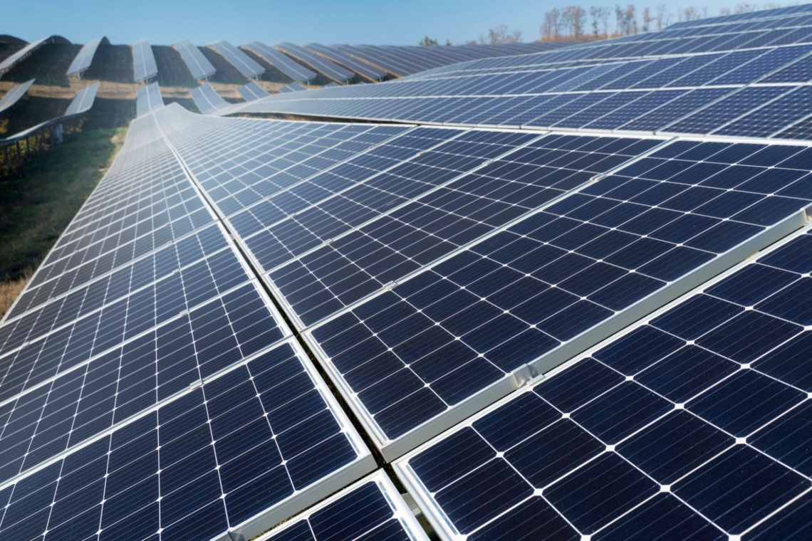 Călărași | Primăria implementează proiectul “Noi capacități de producere a energiei electrice produse din surse regenerabile pentru autoconsum la nivelul UAT”