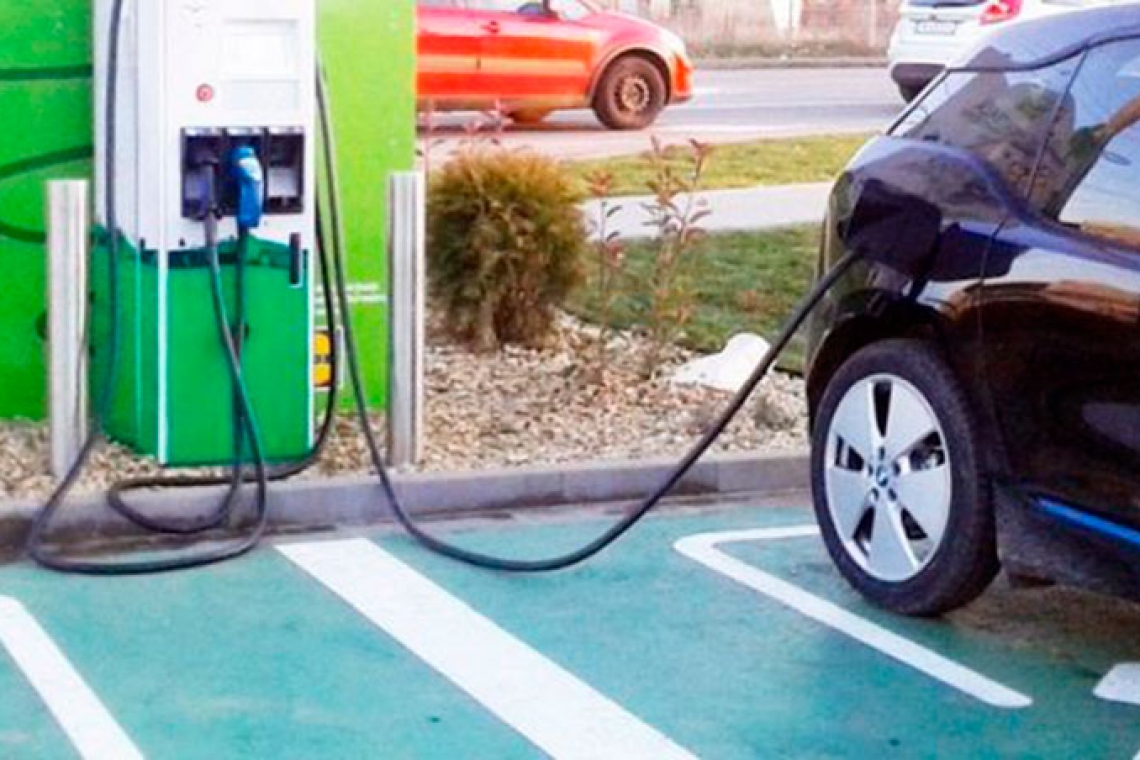 Spantov | Au început lucrările pentru stațiile de reîncărcare a vehiculelor electrice