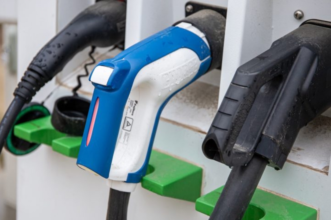 Independența | Două stații noi de încărcare pentru vehicule electrice