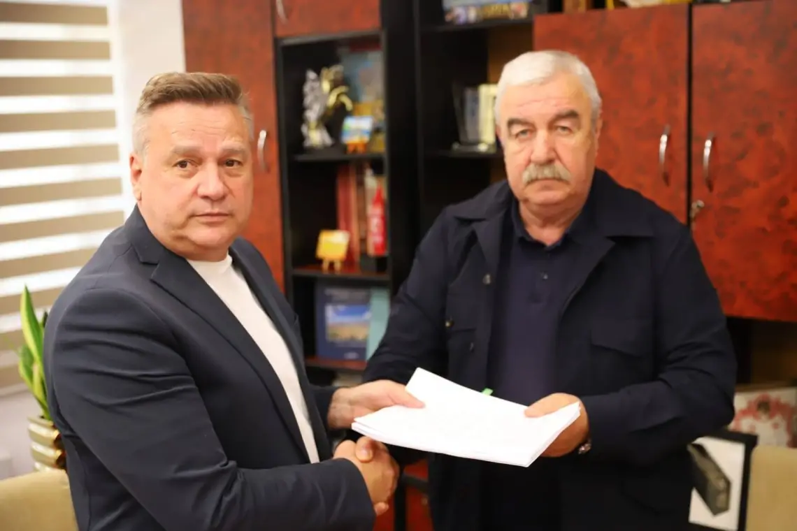 CJ Călărași | S-a semnat contractul de lucrări privind noul centru de locuințe și servicii la domiciliu pentru seniorii din Călărași