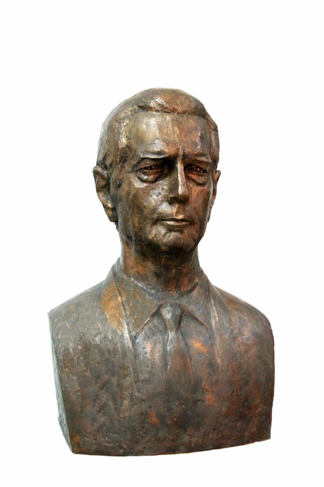 statuie r mihai