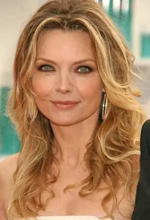 michelle pfeiffer 300x440