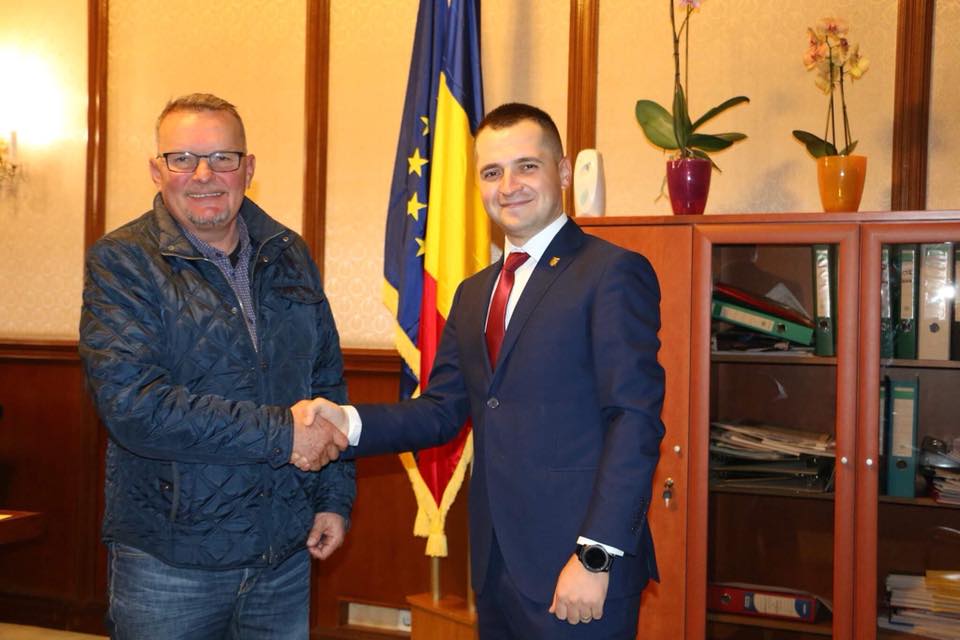Pandea si Dumitrescu