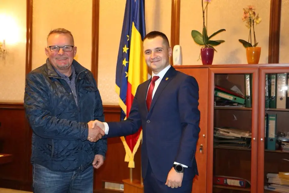 Pandea si Dumitrescu