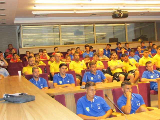 sala fotbal si futsal